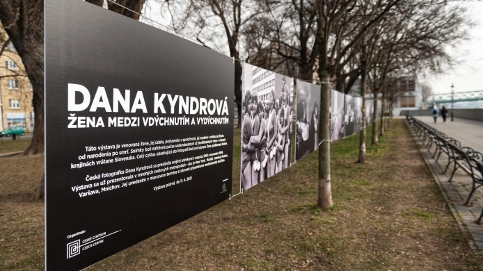 Dana Kyndrová o výstavě Žena mezi vdechnutím a vydechnutím
