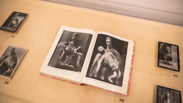 Fotografie z otvorenia výstavy Fešandy zo šuplíkov. Sudek a Slovensko