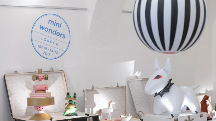 V Českom centre otvorili výstavu Mini Wonders