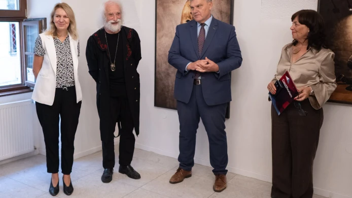 Z vernisáže výstavy Loutkářské legendy objektivem Jindřicha Štreita