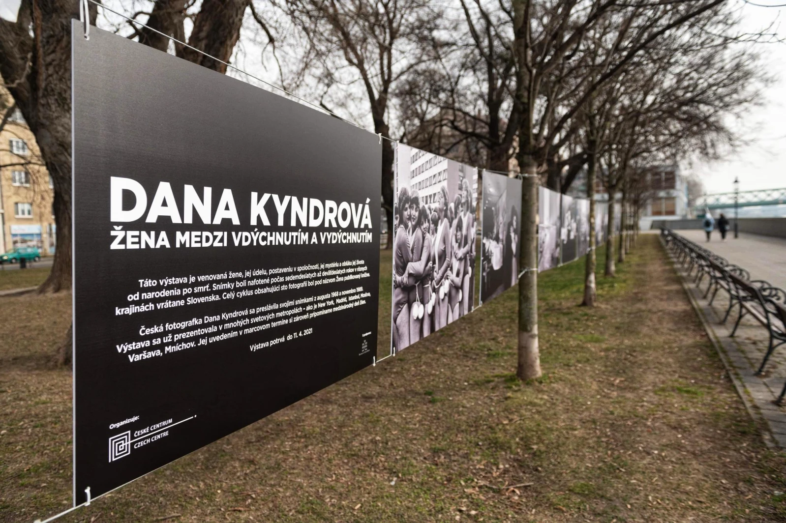 Dana Kyndrová o výstavě Žena mezi vdechnutím a vydechnutím