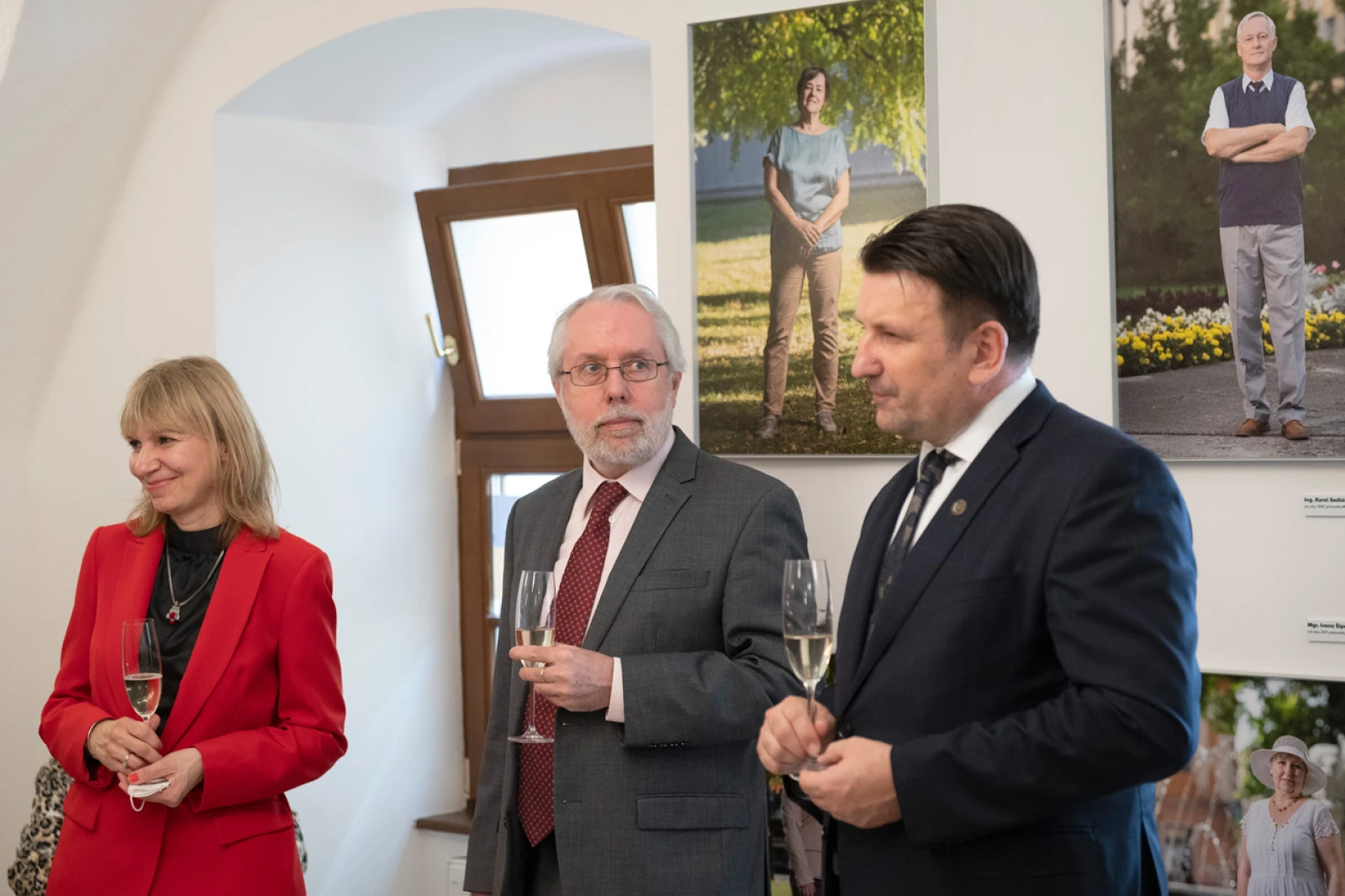 Fotografie z otevření výstavy Tváře české krajanské komunity na Slovensku