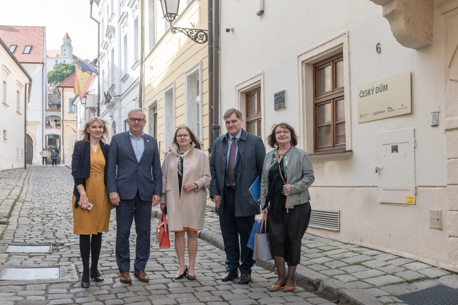 Delegace Stálé komise Senátu ČR pro sdělovací prostředky navštívila Český dům