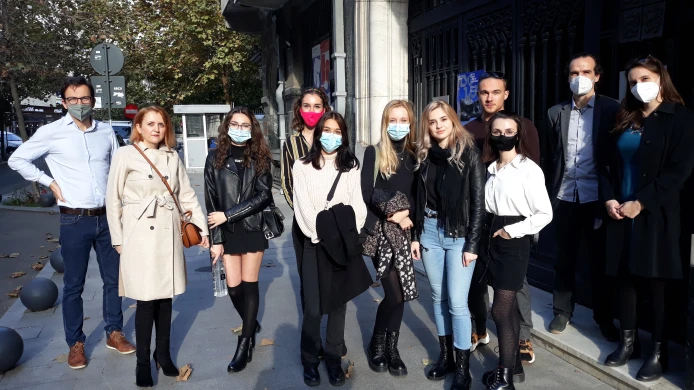 Studenții români de la departamentul de studii cehe în vizită la Ambasada Cehiei