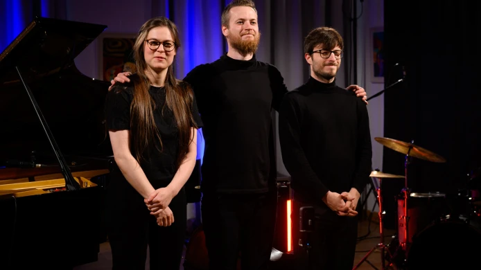 Nikol Bóková Trio, la primul tur în România