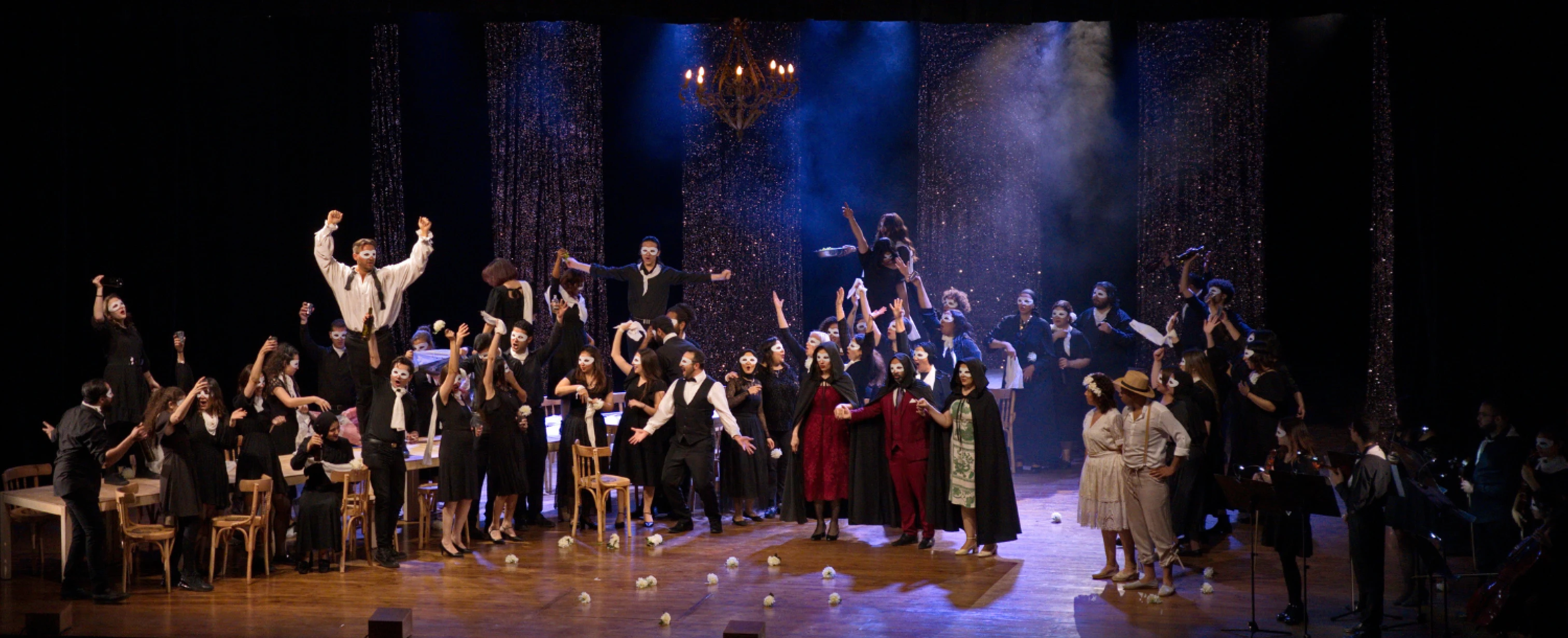 Boris Prýgl (left in white) as Don Giovanni in Alexandria © Bibliotheca Alexandrina, Buthaina Shalan