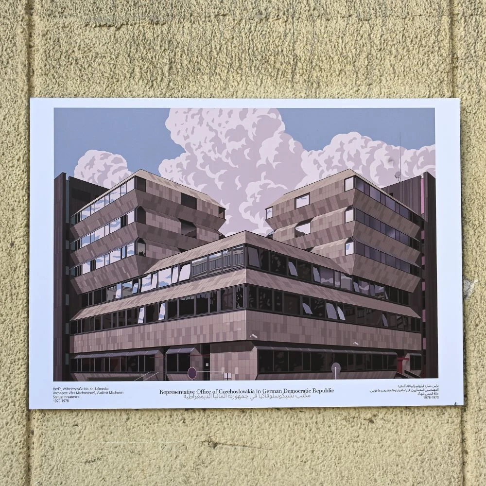 Ohrožené druhy: poválečná architektura na zdi českého velvyslanectví v Káhiře