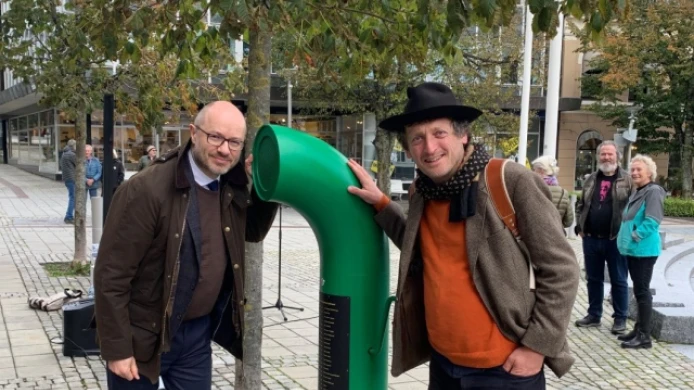 Ozvěny z Česka – Hanojský Poesiomat bude slavnostně uveden v Complexu 01