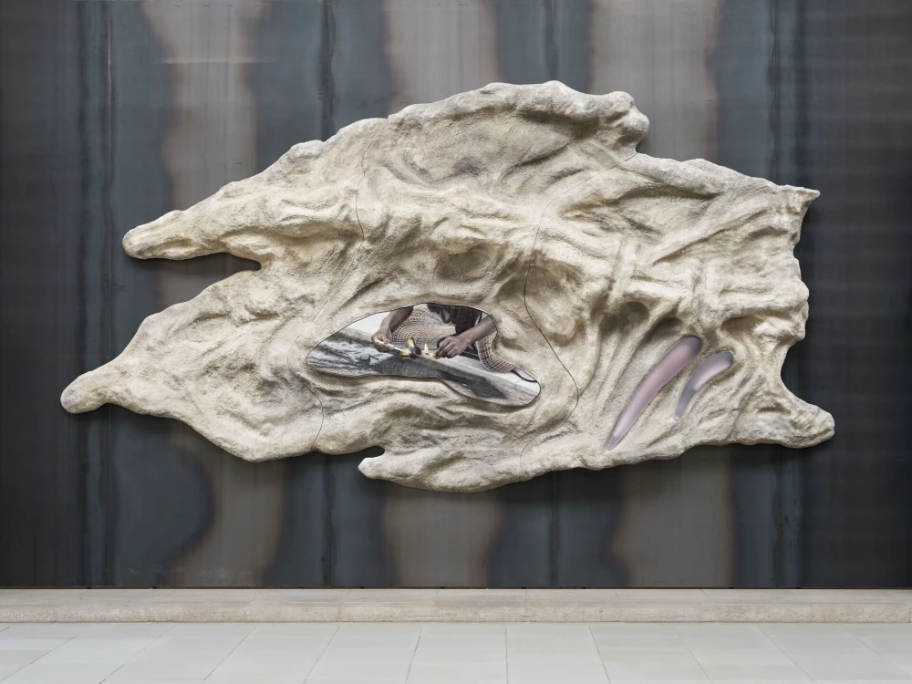 Klára Hosnedlová  Untitled (from the series embrace), 2025, © the artist. Photo © Zdenek Porcal - Studio Flusser. Courtesy Artist, Kraupa-Tuskany  Zeidler, White Cube and Nationalgalerie - Staatliche Museen zu Berlin.