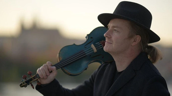Pavel Šporcl: Solo Violin Performance at the Bohemian National Hall