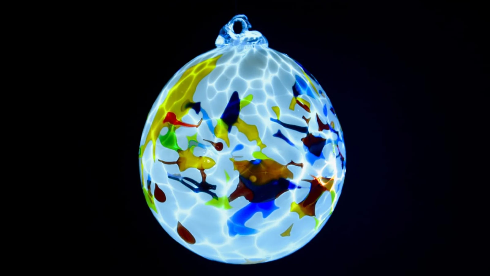 Christmas ornaments from Železný Brod on display in New York