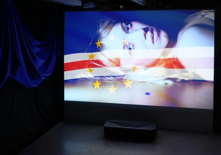 my-body-is-an-echo-chamber-instalace.jpg