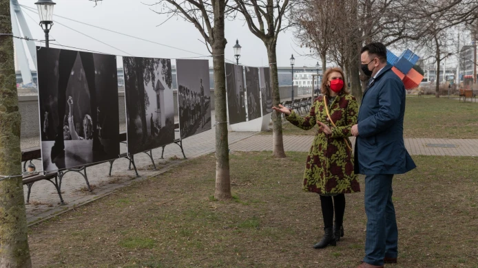 Photographs from the opening of the exhibition “Woman between Inhalation and Exhalation” in Bratislava