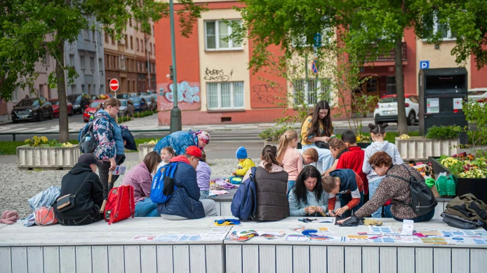 Socha Berehynia v Holešovické tržnici a ve Veselí nad Lužnicí