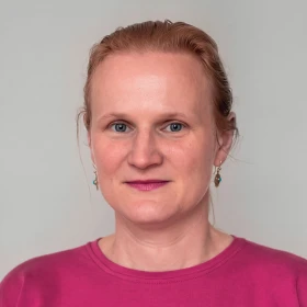 Mgr. Miloslava Erika Kadeřábková