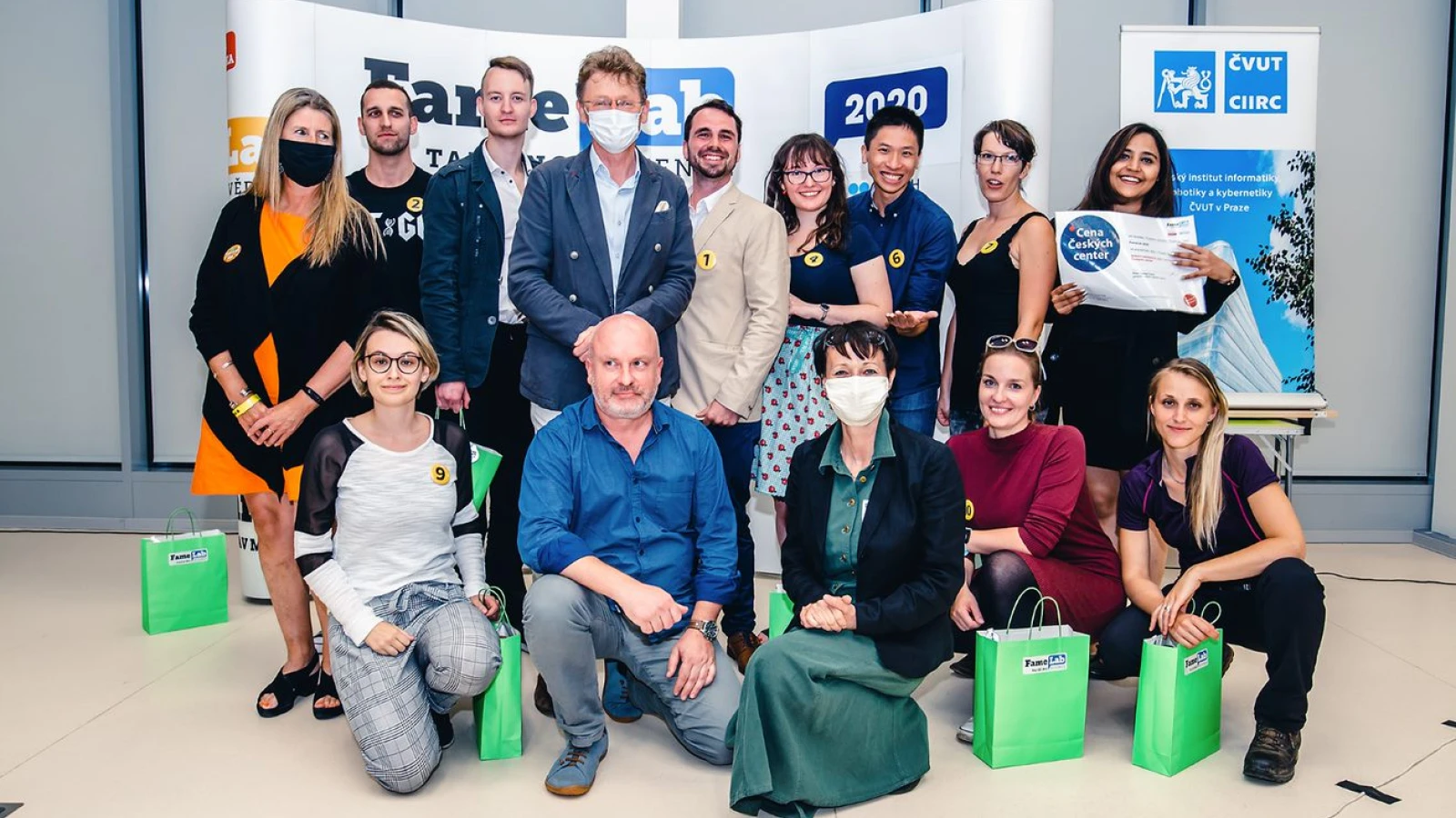 Cena Českých center pro mladého vědce na FameLab 2020