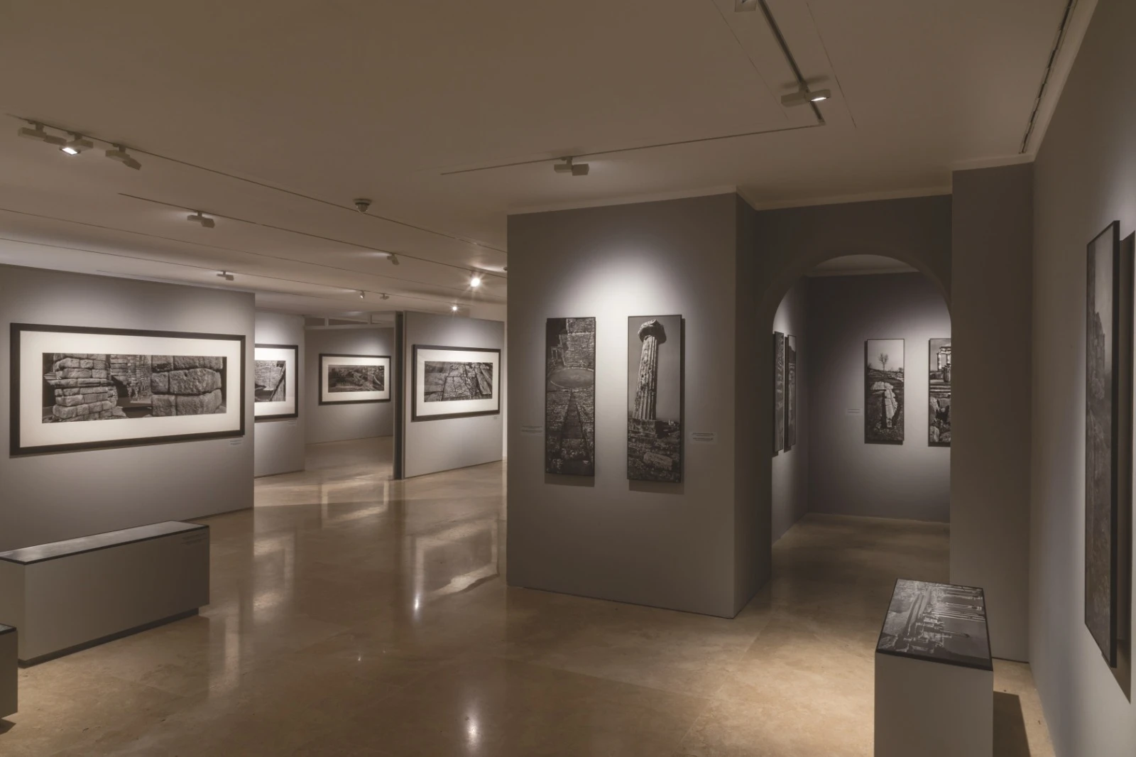 Josef Koudelka. Radici Museo dell Ara Pacis © Sovrintendenza Capitolina ai Beni Culturali