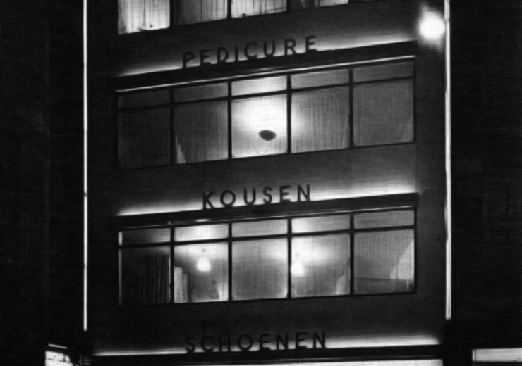 obchodni-dum-v-amsterdamu-na-kalverstraat-od-v.-karfika-z-doby-otevreni-v-roce-1938-_c_-rosemari.jpg
