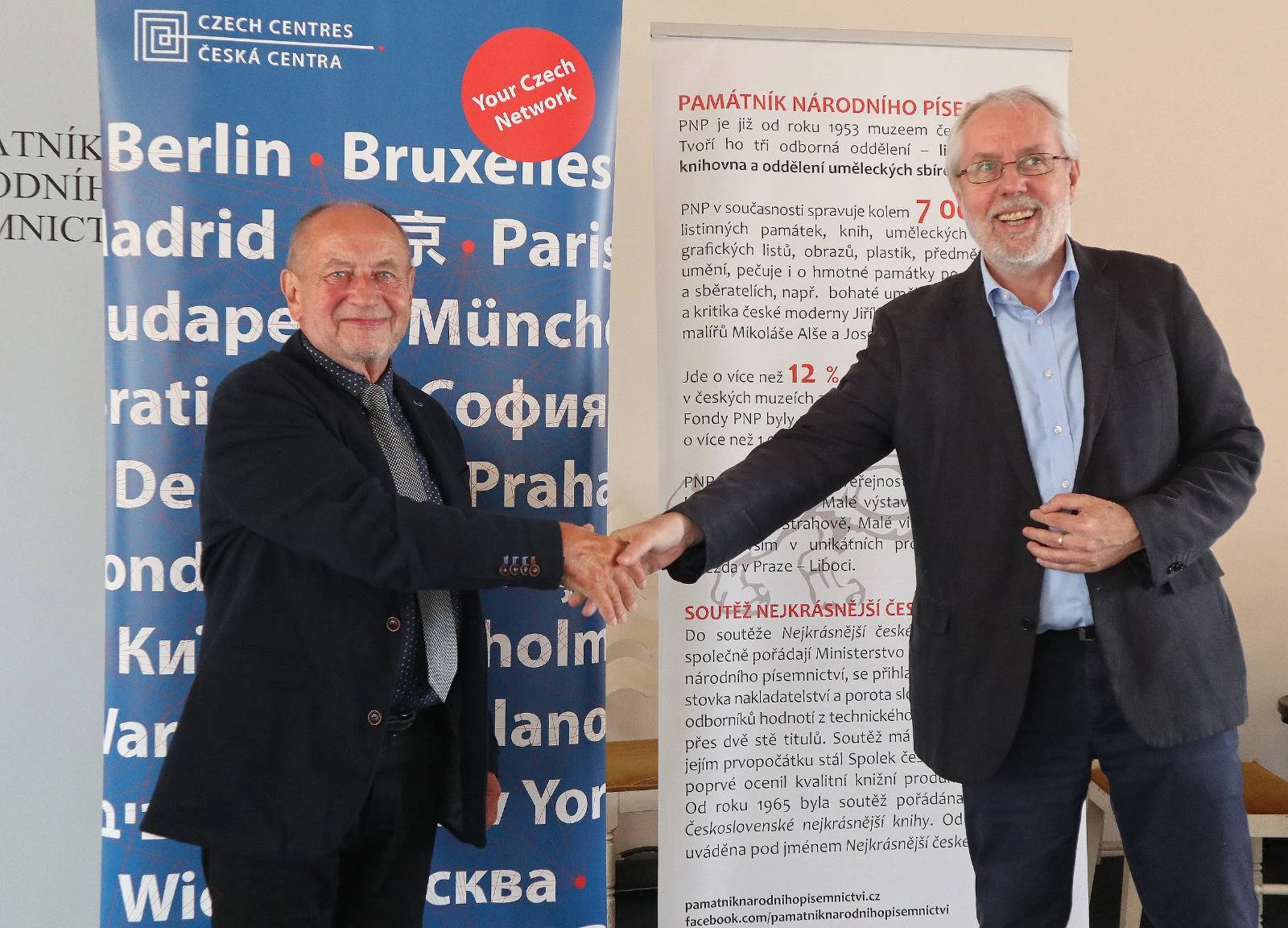 Podpis memorand o spolupráci mezi Českými centry a Památníkem národního písemnictví