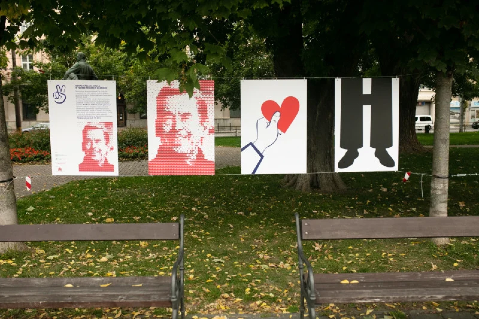 Photos from the opening of the exhibition The legacy of Václav Havel in the work of young graphic artists in Bratislava