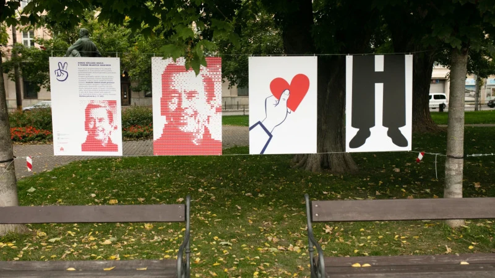 Photos from the opening of the exhibition The legacy of Václav Havel in the work of young graphic artists in Bratislava
