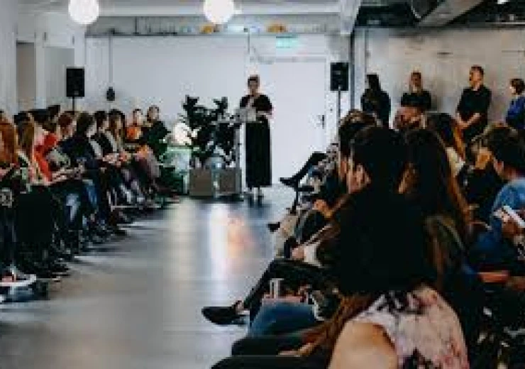 Fotografie z působení Zuzany Kabelkové v Českém centru Stockholm, akce „Slow Fashion“