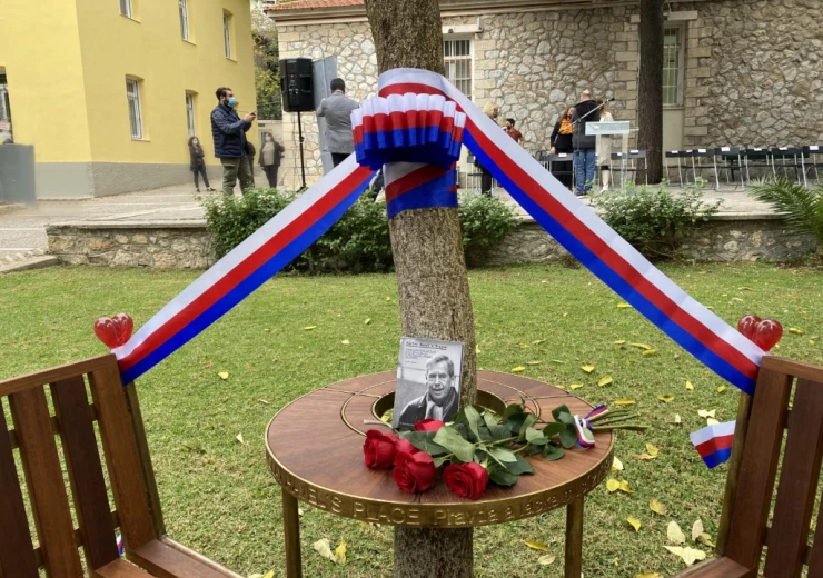 Umístění Lavičky Václava Havla v Athénách při příležitosti 10. výročí jeho úmrtí - inaugurace © České centrum Athény