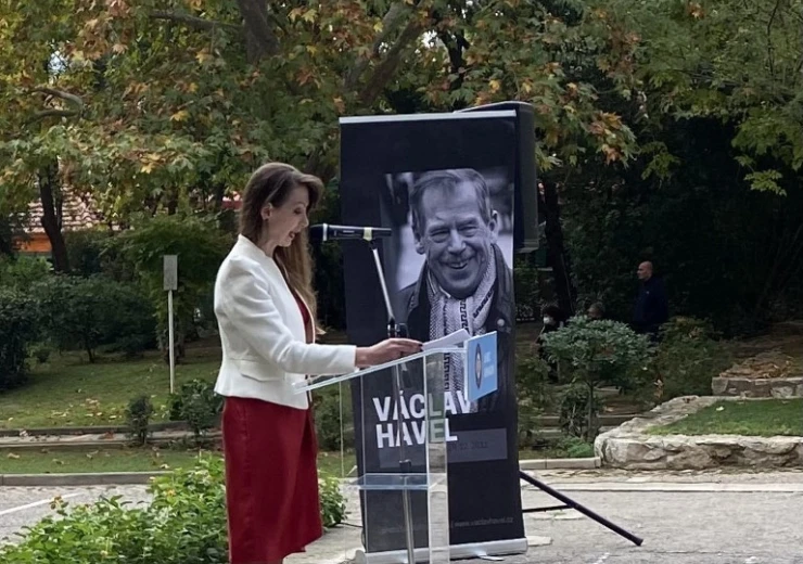 Umístění Lavičky Václava Havla v Athénách při příležitosti 10. výročí jeho úmrtí - inaugurace © České centrum Athény