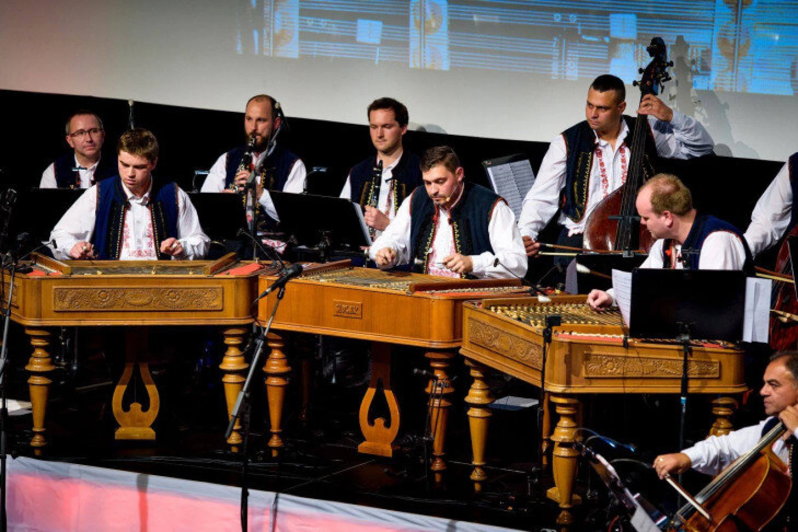 Cimbálová muzika Harafica slavila úspěchy v Americe, v Českém centru New York krajany rozezpívala