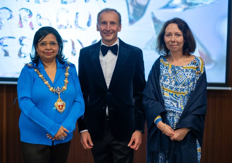 Preety Hudd, starostka královské čtvrti Kensington a Chelsea; Přemysl Pela, ředitel Českého centra Londýn; J.E. paní Marie Chatardová, Velvyslankyně České republiky ve Spojeném království Velké Británie a Severního Irska © Jan Pavelka