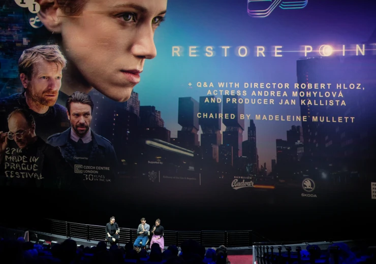 Promítání filmu Bod obnovy, panelisté Robert Hloz, Andrea Mohylová a moderátorka Madeliene Mullett © Jan Pavelka