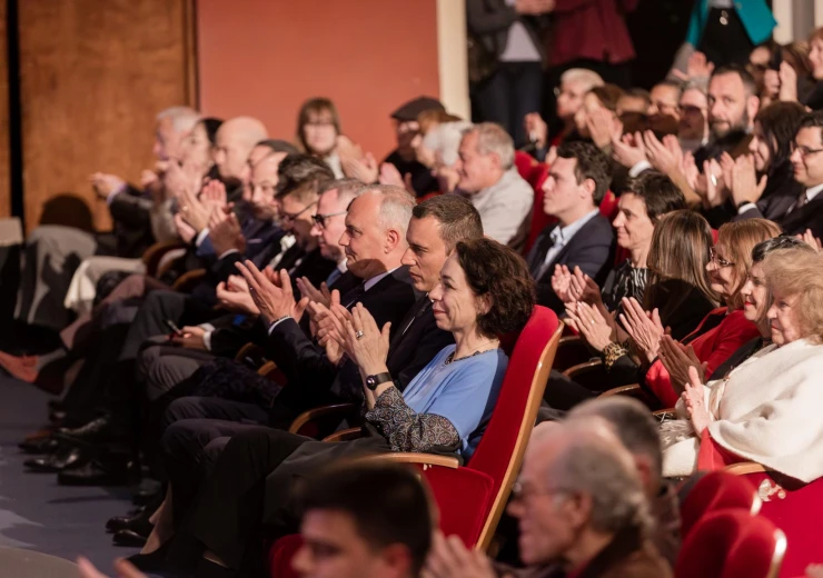 Publikum. Vzácní hosté v první řadě: místostarostka pro kulturu Yana Genova, starosta města Sofie Vassil Terziev, ředitel Cantus Firmus Vassil Dimitrov, ministr cestovního ruchu Evtim Miloshev © Ivo Chupetlovski