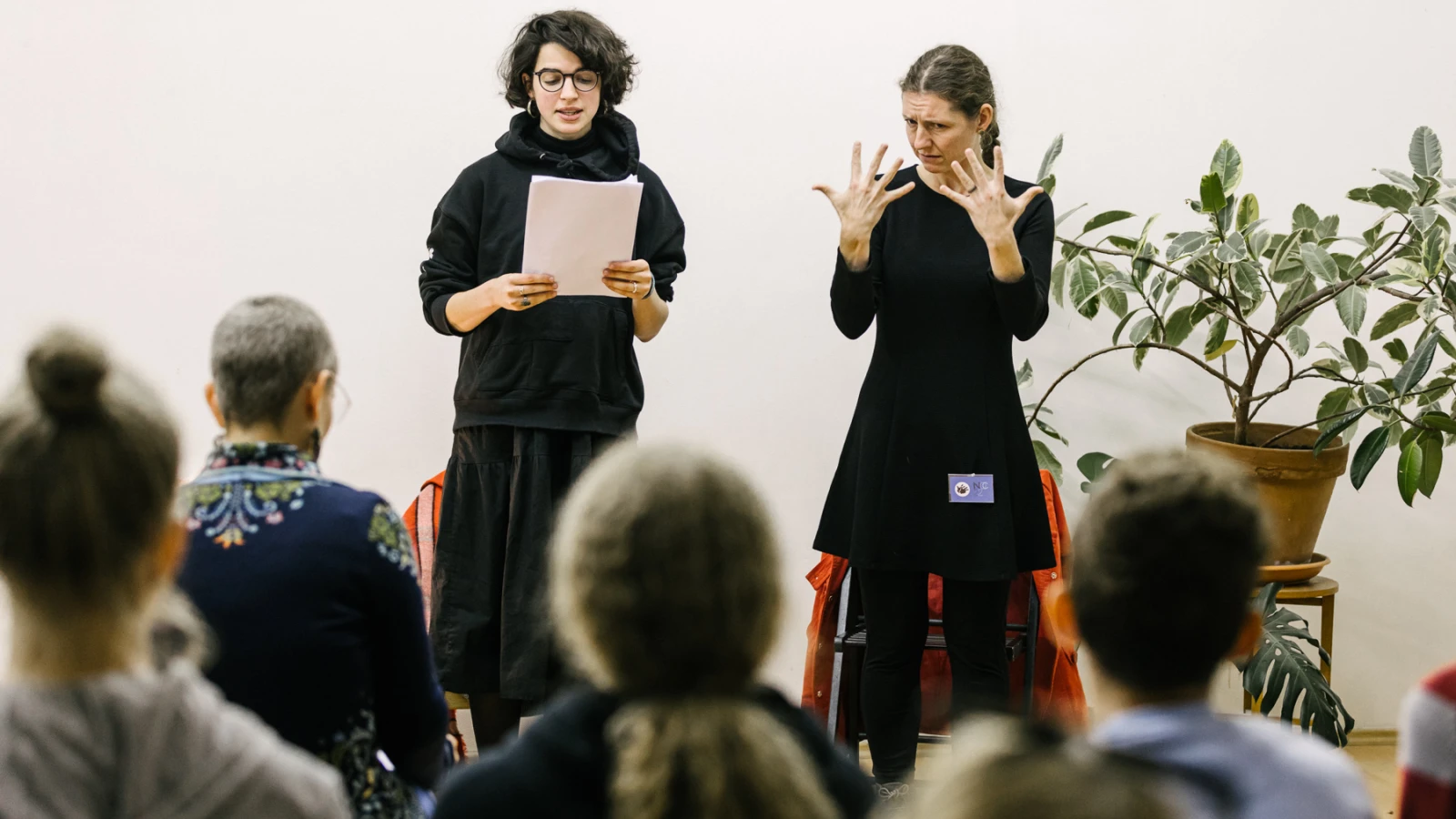 Noc literatury 2022 – Antonie Formanová čte ve Skautském institutu © Jakub Červenka