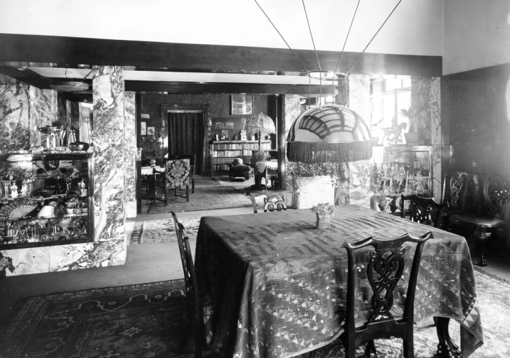 Jídelna a zimní zahrada bytu Hisrschových z doby před rokem 1910, foto: autor neznámý, Západočeská galerie v Plzni, A 14/7