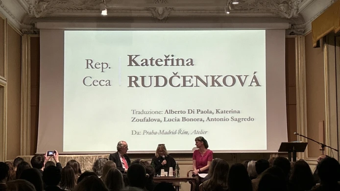 Kateřina Rudčenková a její básně na slavnostním čtení „Evropa ve verších“
