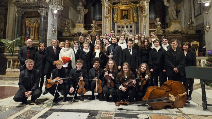 Adventní benefiční koncert Ad Gloriam rozezvučel římskou baziliku Santa Maria in Aracoeli