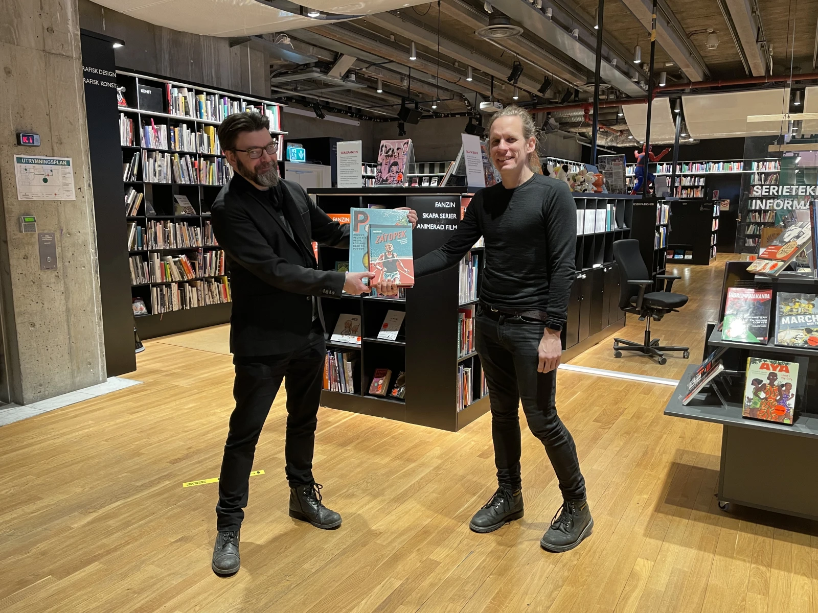 České komiksy v Kulturhuset : Předání komiksů