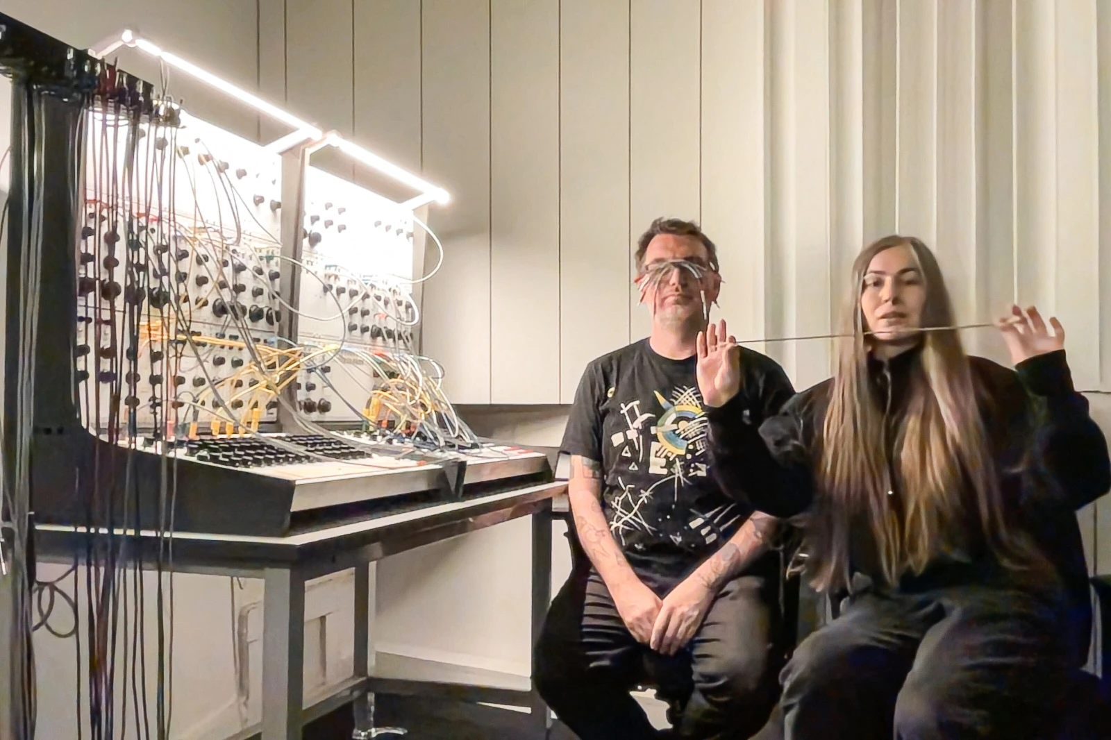 Zvukové experimenty Marie Čtveráčkové a Martina Hůly na rezidenci EMS