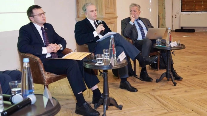 Videozáznam prvního panelu konference 
