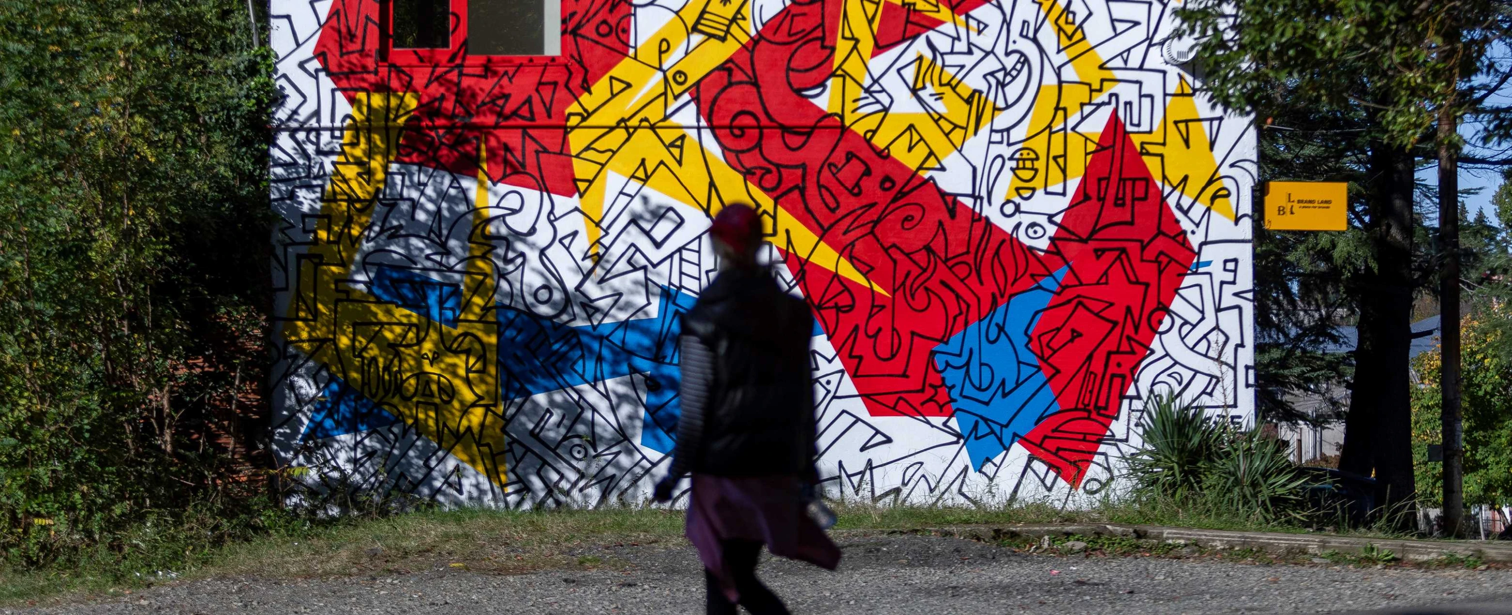 Mural českého umělce Lukáše Kladívka © Nika Paniashvilli