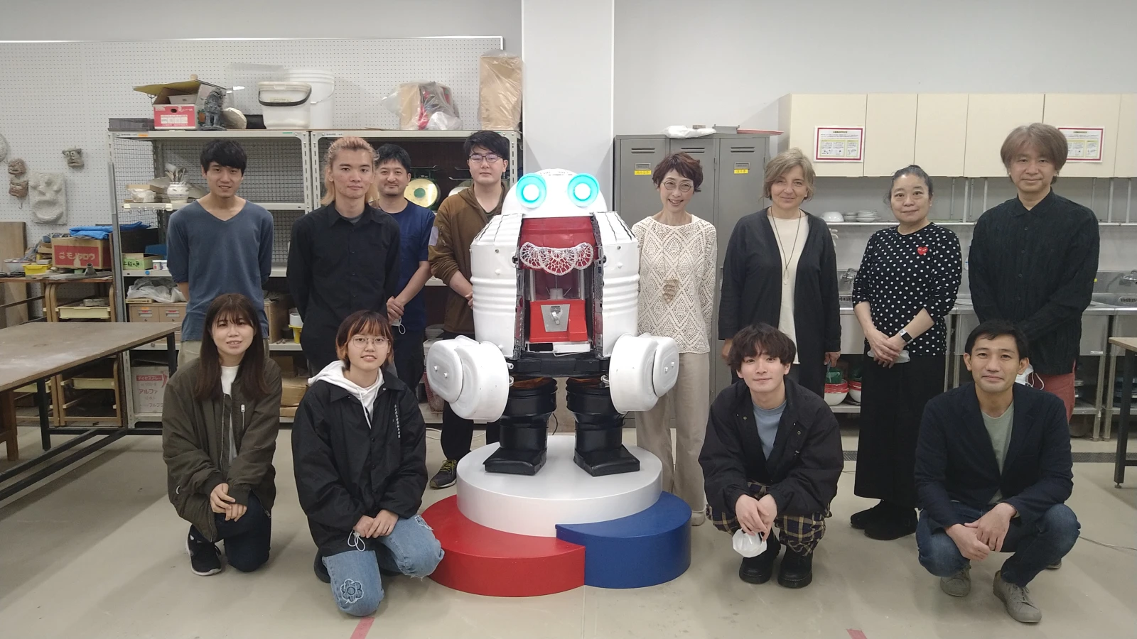 Na Šibuji bude stát český Robot Poet
