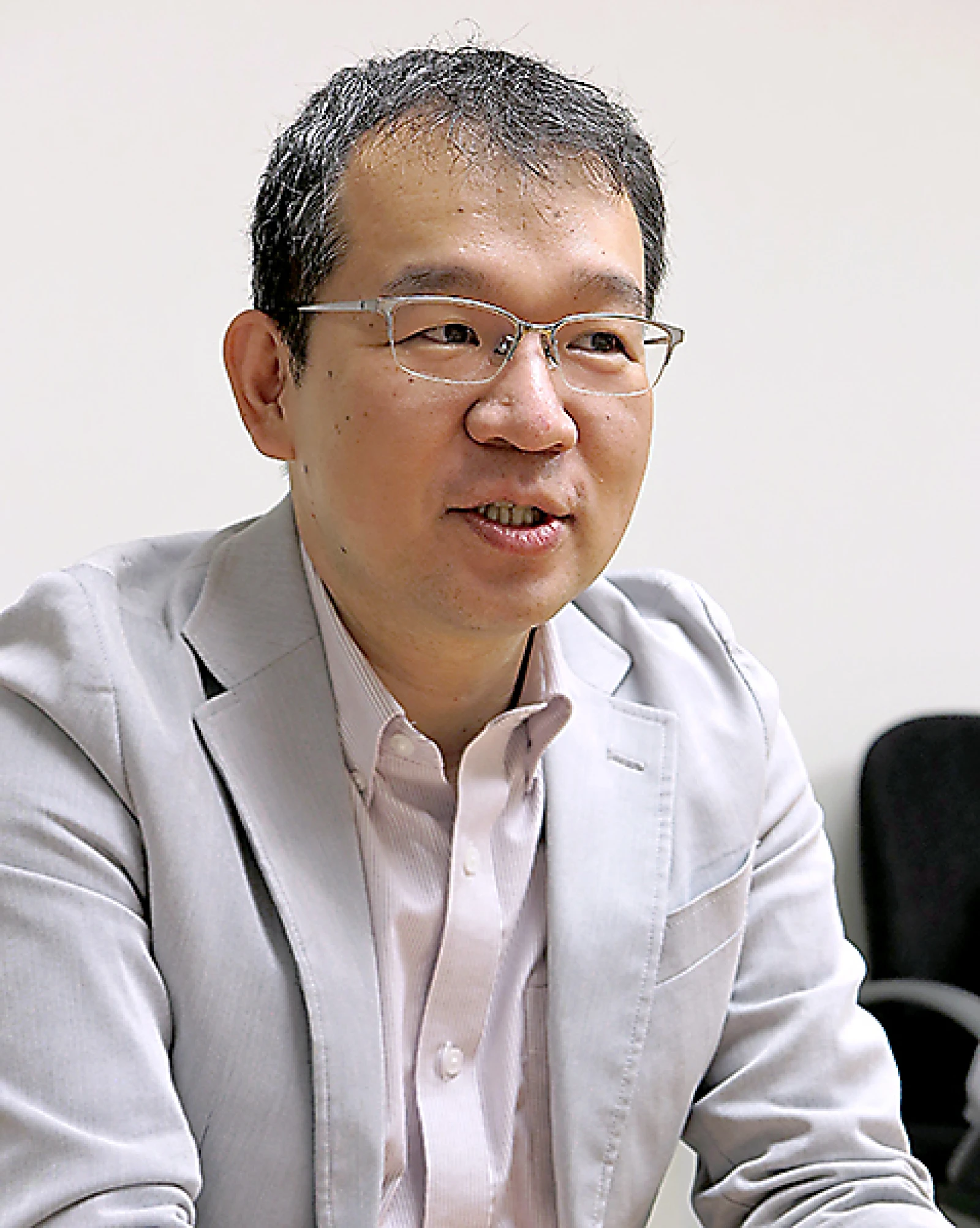 Online přednáška bohemisty a překladatele Kenichi Abeho – Úvod do české literatury 20. století (2/2)