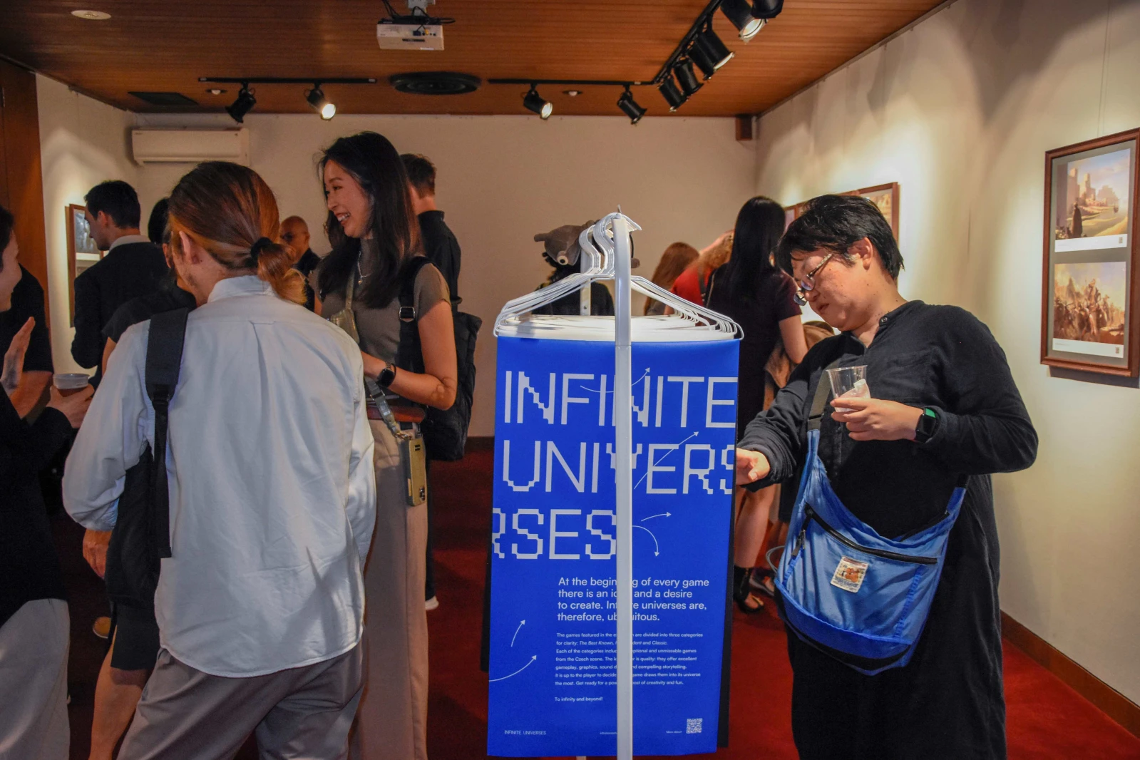Vernisáž – Infinite Universes