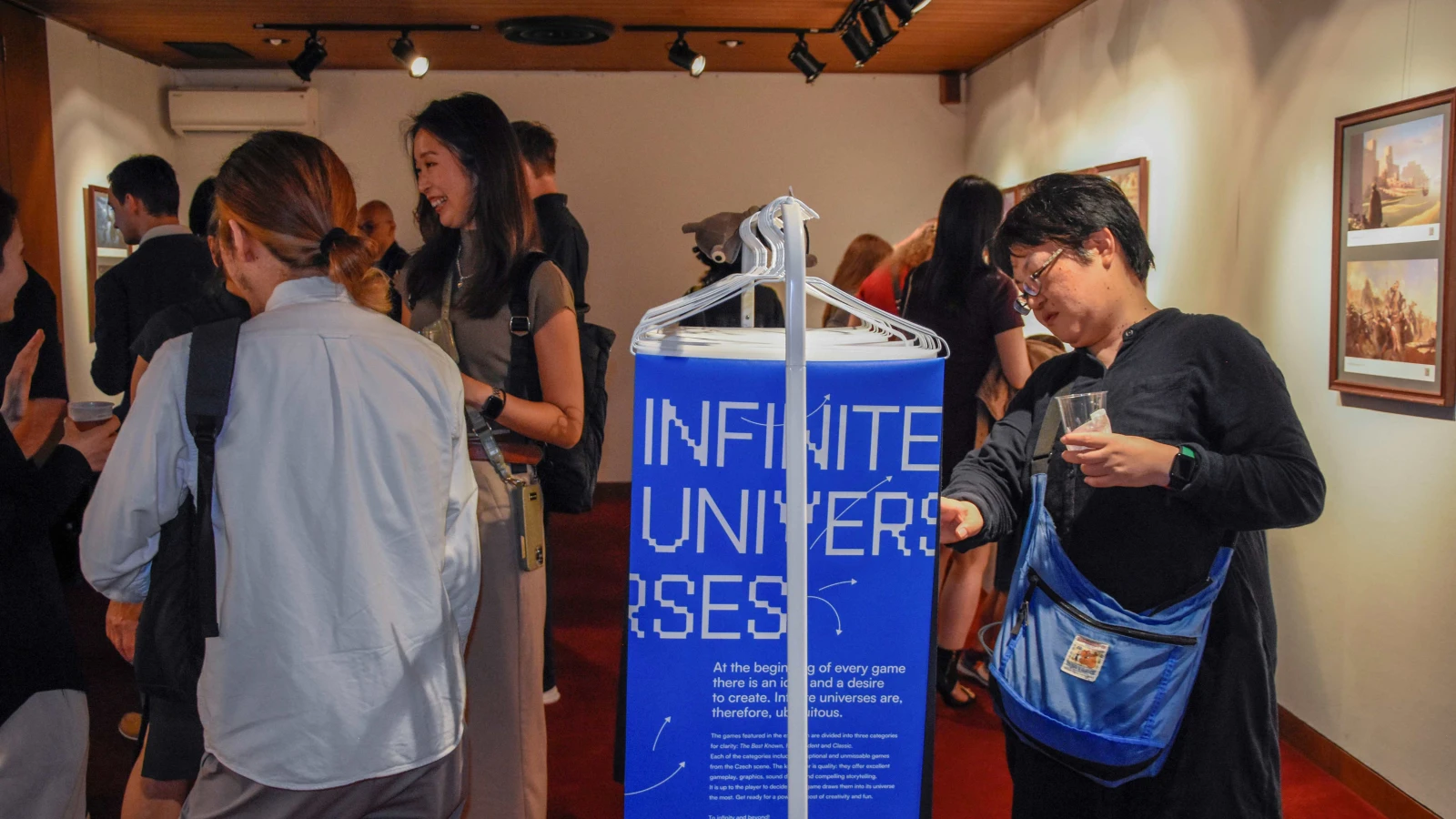 Vernisáž – Infinite Universes