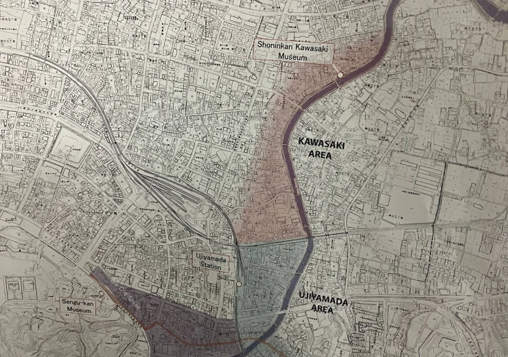 Mapa města Ise s vyznačenými zónami, kterým se studenti v rámci projektu Ise Fenix Project věnovali