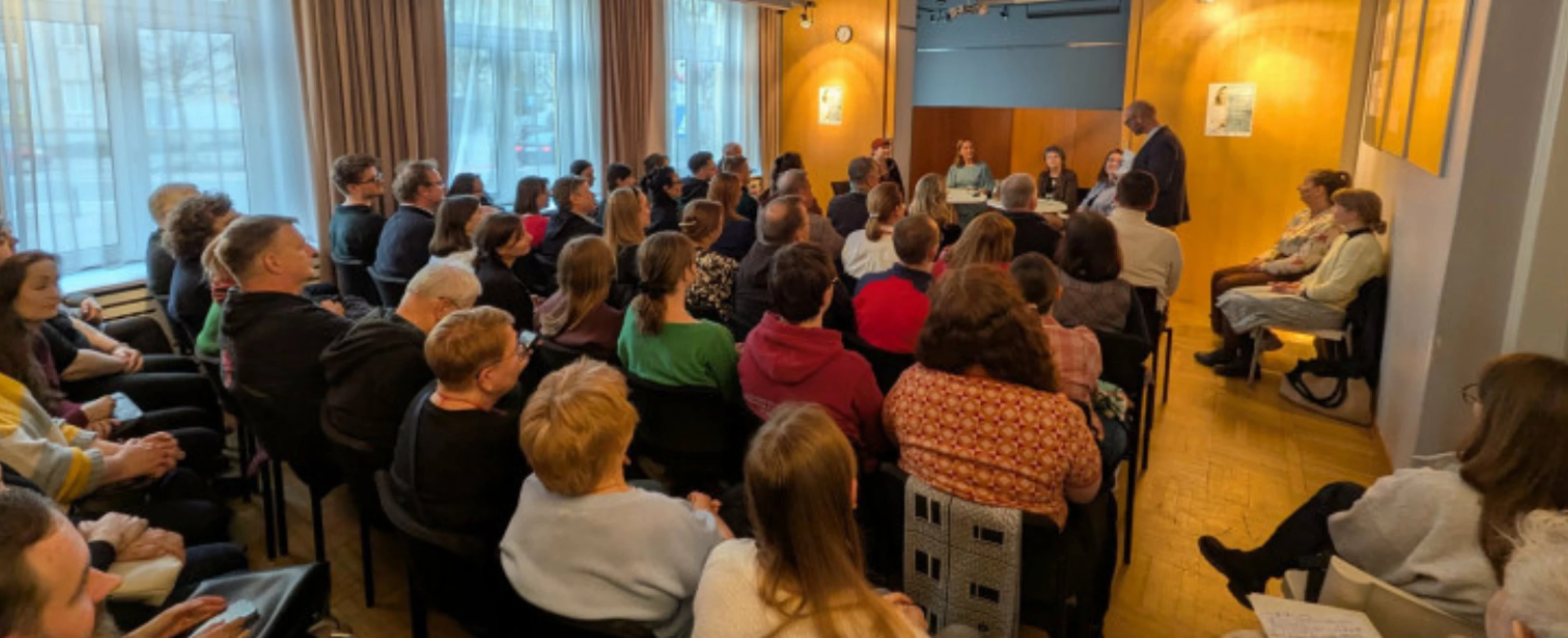 Setkání se spisovatelkou Karin Lednickou a překladatelkou Joannou Goszczyńskou © ČC Varšava