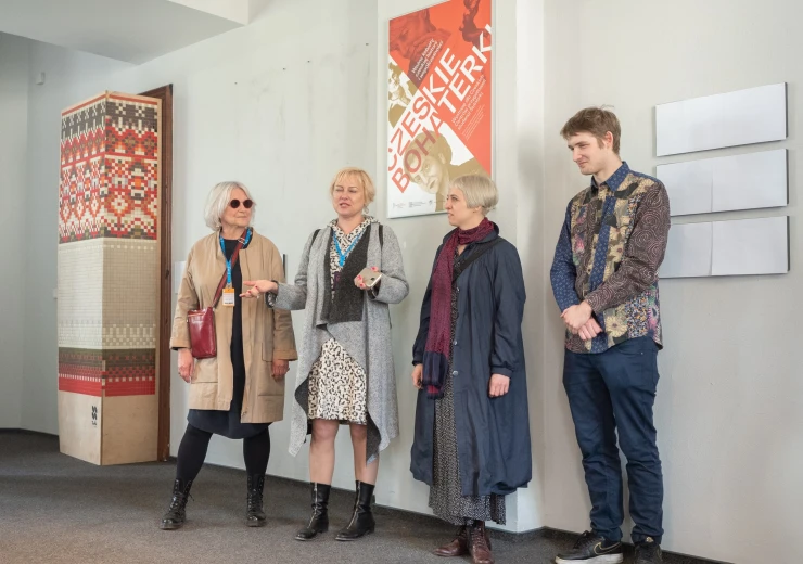 vernisaz-ceskych-hrdinek-na-knh-z-leva-joanna-jedrusik--jolanta-dygos--edyta-bojanowska--jan-ble.jpg