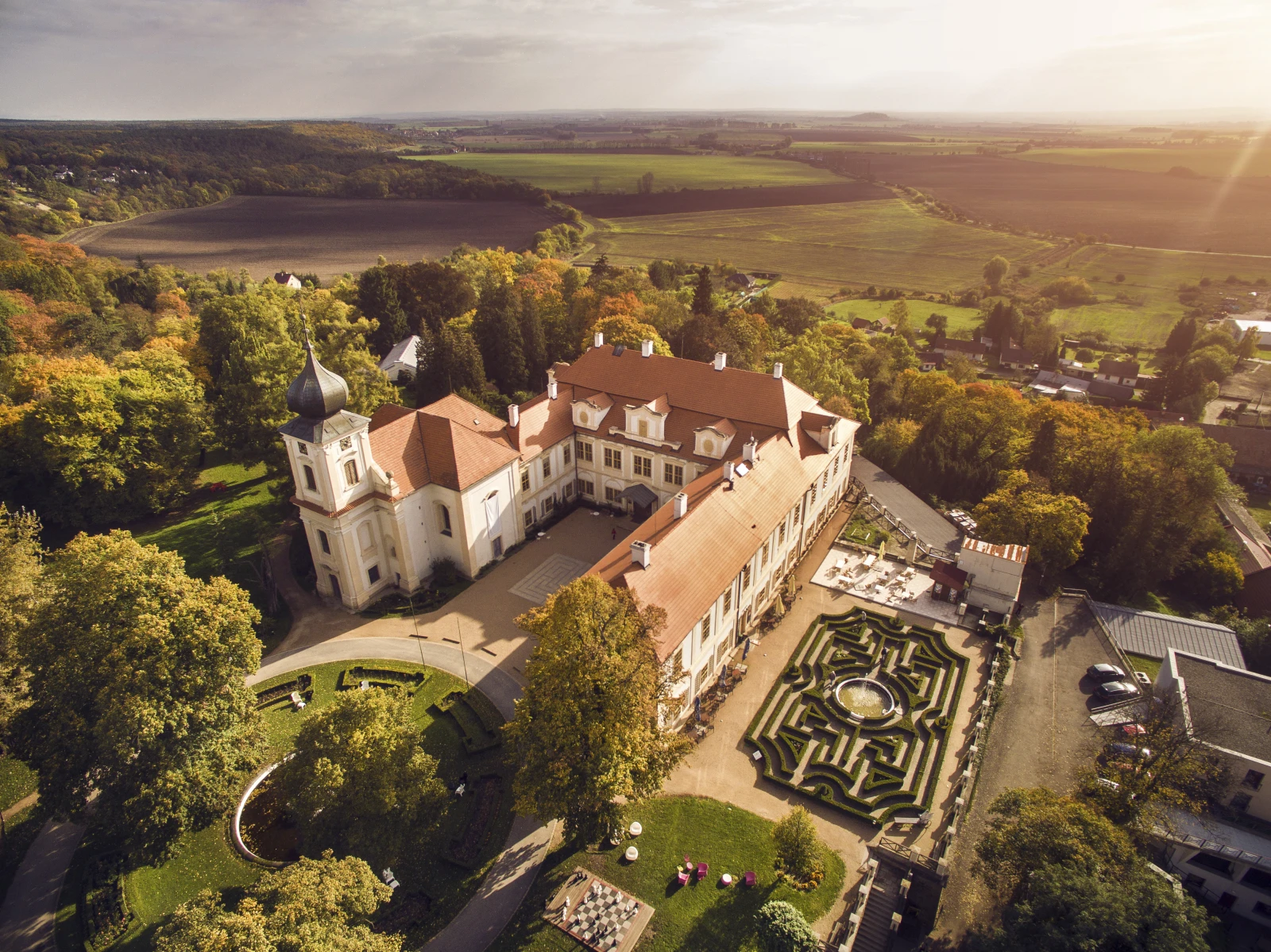 Představujeme Vám partnera Českých center - Zámek Loučeň