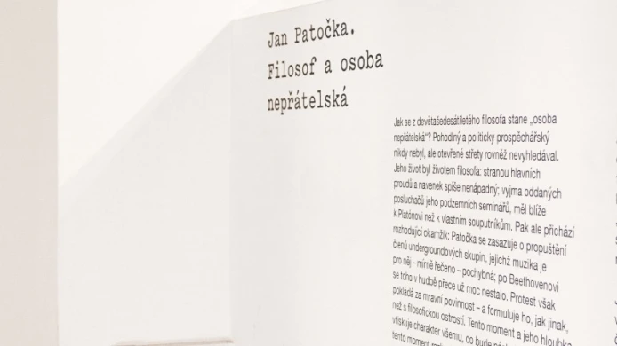 Filosof a nepřátelská osoba k vidění až do února